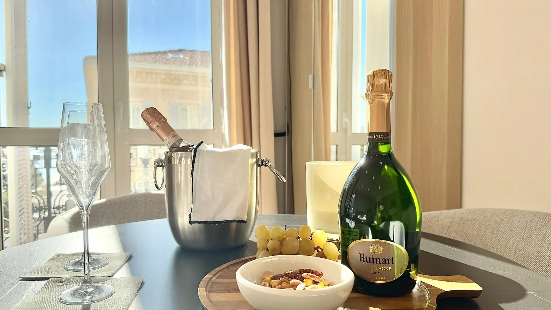 Apartment Deluxe Seaview Balcony - 2 Min Palais & Beach Cannes France